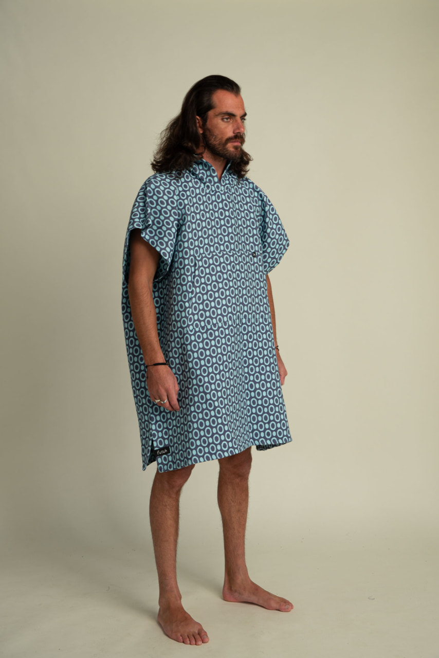 Futah - Pulse Blue Adult Poncho (2)